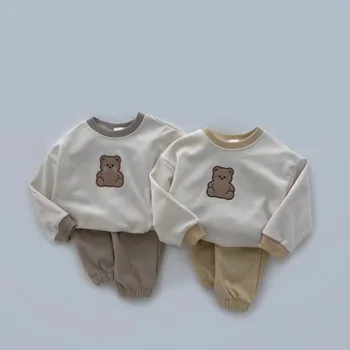 Комплекты детской одежды, Осенний Корейский костюм для маленьких мальчиков, Толстовка с длинными рукавами и рисунком Медведя из мультфильма + штаны, комплект из двух предметов для маленьких девочек
